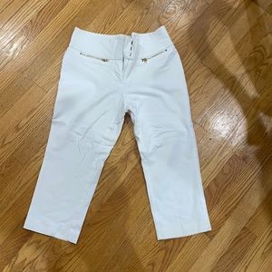 Alfani petite white capris